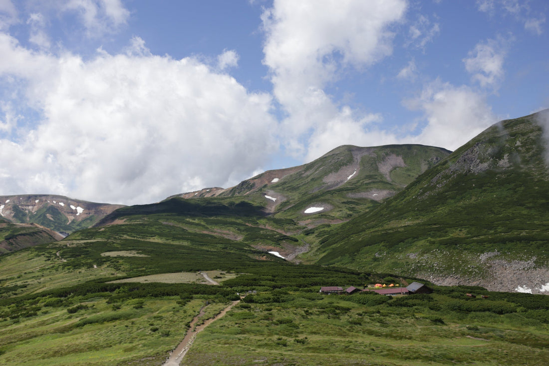 北海道 大雪山・黒岳(標高1,984m)を歩く | 黒岳石室テント泊とご来光ハイキング