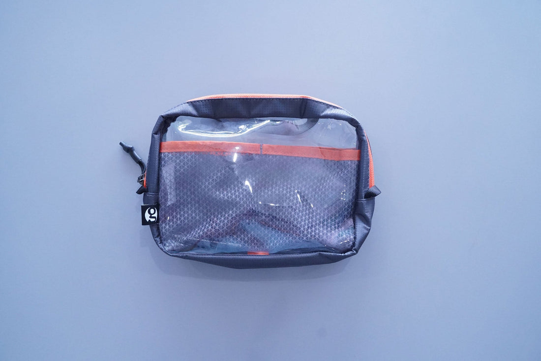 GOSSAMER GEAR "Clear Toiletry Cube" | 旅や仕事、遊びのお供に役立つ収納ポーチ
