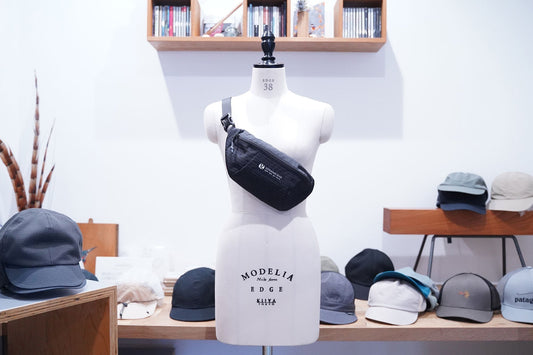 GOSSAMER GEAR "Bumster Jet" | 山でも街でも便利なフィット感に優れたボディバッグ