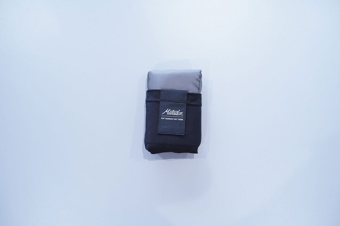 Matador "Pocket Blanket 4.0"｜登山やハイキングに便利な折りたたみ耐水シート