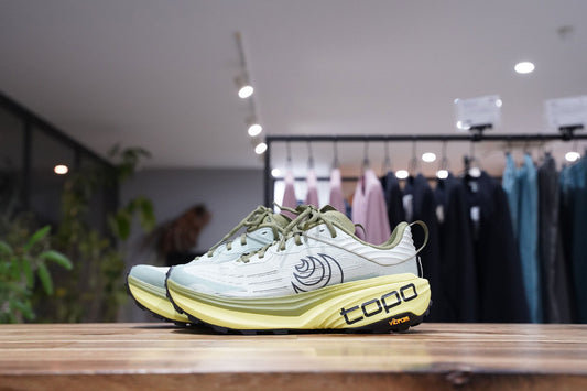 TOPO Athletic "VISTA" | 衝動に駆られるNew Color