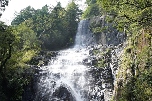 尾鈴山 滝めぐり(宮崎県都農町)を歩く | 湧水を汲みに出かけて滝めぐりをブラリ散策