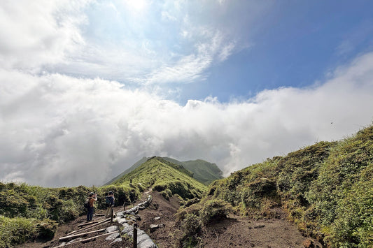 高千穂峰(霧島山系)を歩く | 天孫降臨コースからグルリ周回