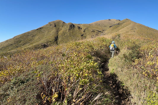 高千穂峰(霧島山系)を歩く | 夢ヶ丘コースから晴天の高千穂峰をブラリ