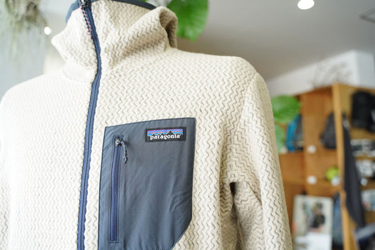 patagonia "R1 Air Full-Zip Hoody" | ハイキングや渓流、日常と汎用性の高いフリース