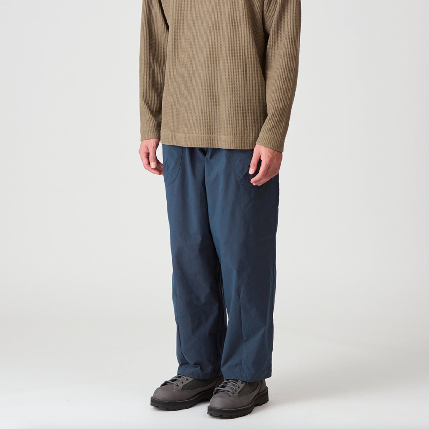 AXESQUIN ELEMENTS(アクシーズクインエレメンツ) ヴィンテージナイロンのカーブパンツ 022040