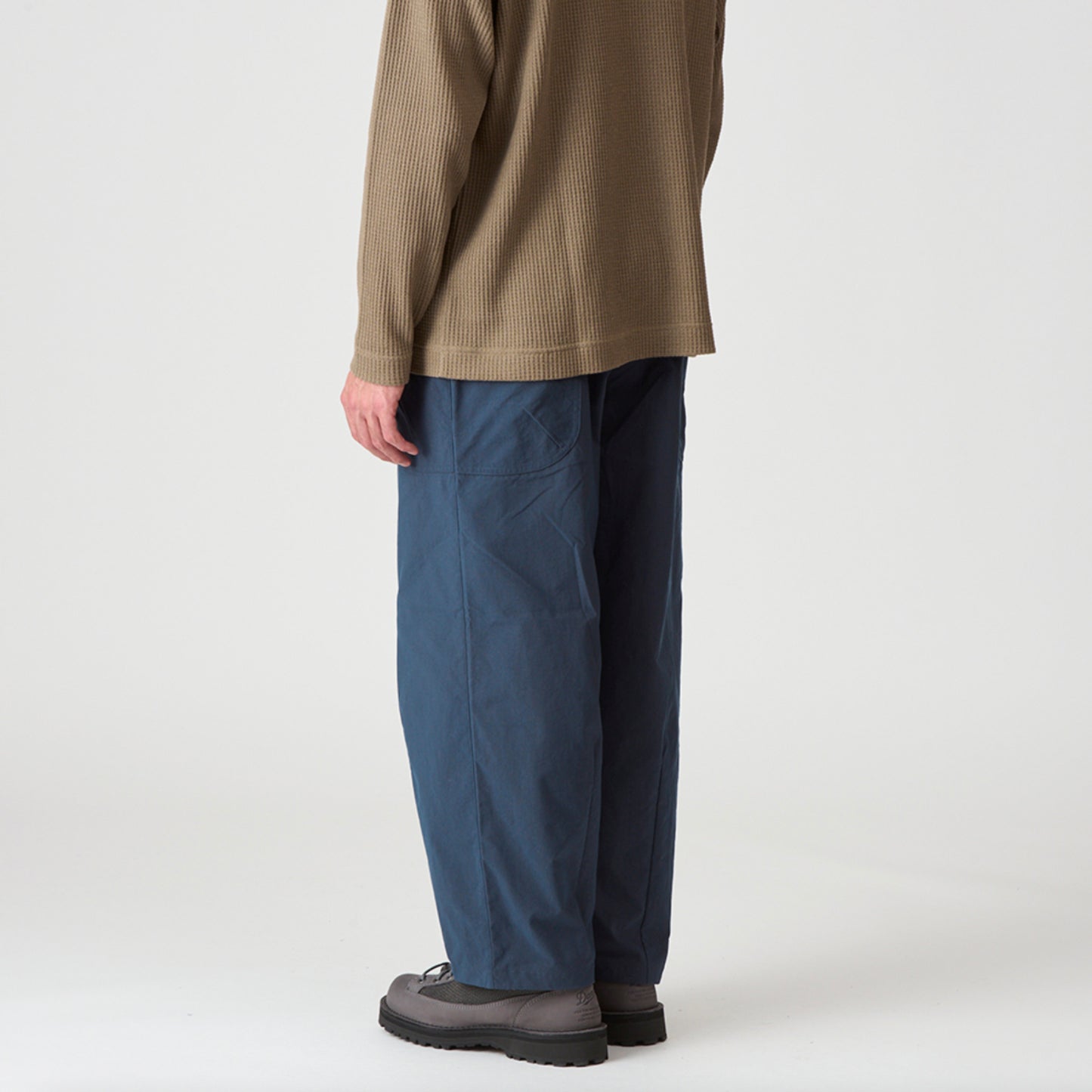 AXESQUIN ELEMENTS(アクシーズクインエレメンツ) ヴィンテージナイロンのカーブパンツ 022040