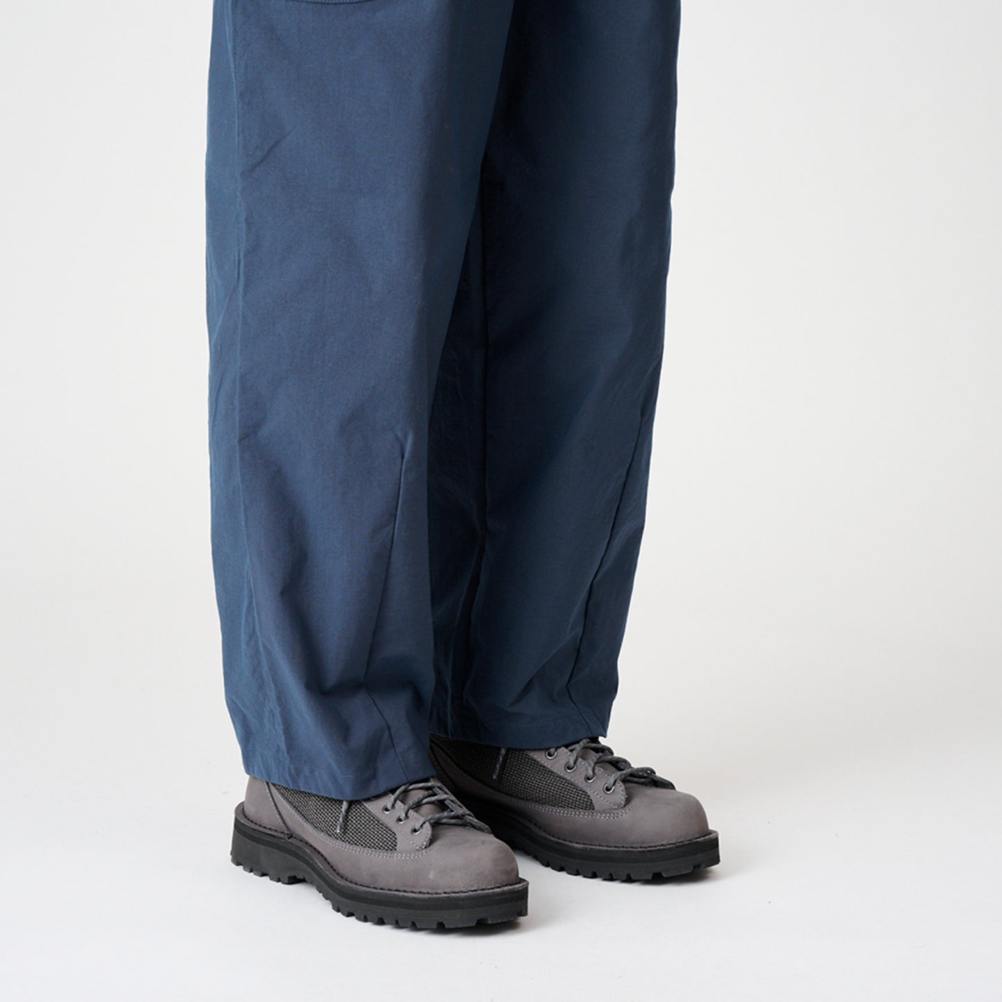 AXESQUIN ELEMENTS(アクシーズクインエレメンツ) ヴィンテージナイロンのカーブパンツ 022040