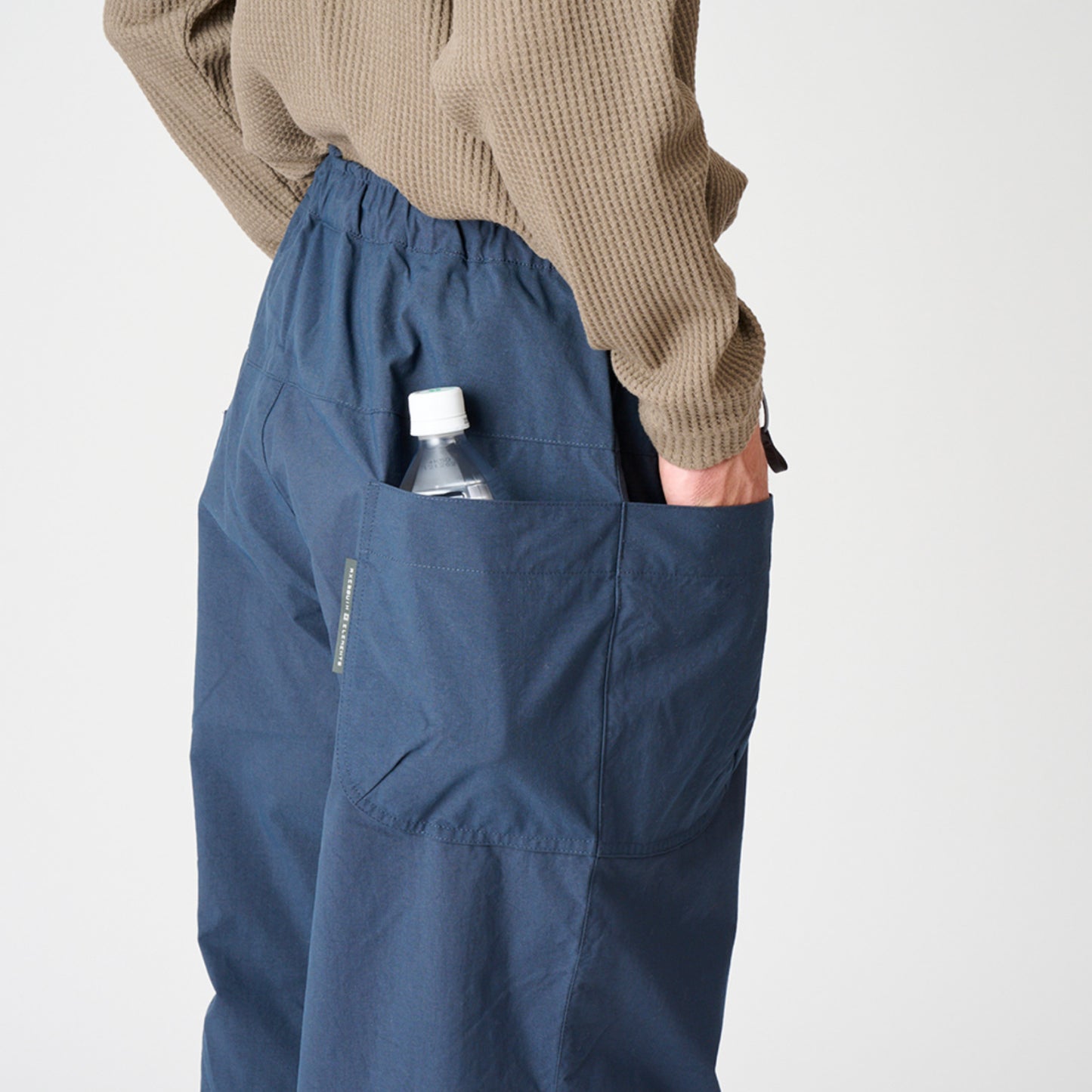 AXESQUIN ELEMENTS(アクシーズクインエレメンツ) ヴィンテージナイロンのカーブパンツ 022040