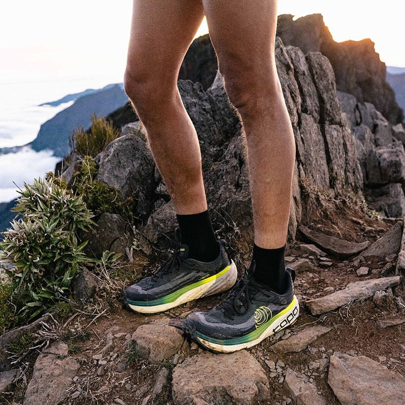 TOPO Athletic(トポアスレティック) Men's Vista